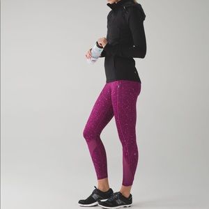 NWOT Lululemon “Inspire Tight II” Capri Leggings, 6
